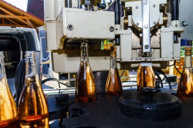 Otomasyon şişeleme satırı için şampanya Alsace'deki / daki üretmek