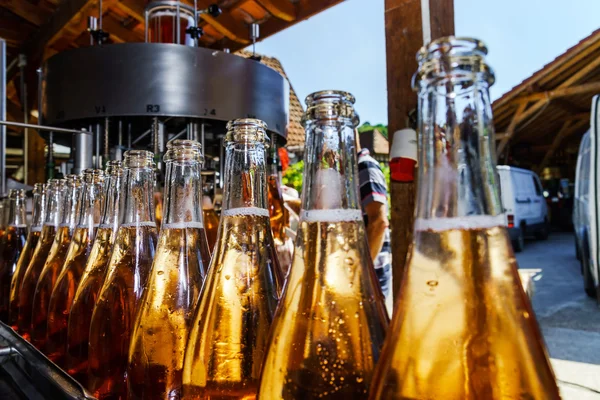 Otomasyon şişeleme satırı için şampanya Alsace'deki / daki üretmek