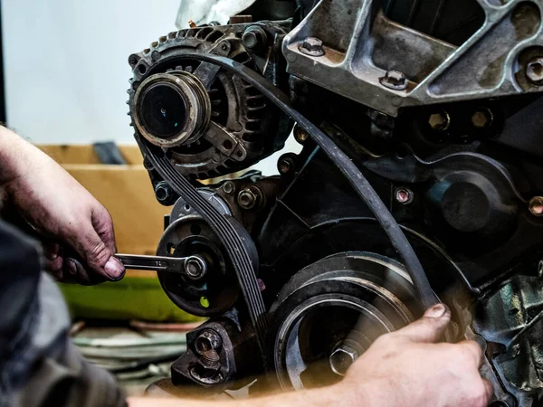 Igenom Motorn Förnya Motorn Reparera Motorn Verktyg Olja Munstycken Cylinderblock — Stockfoto