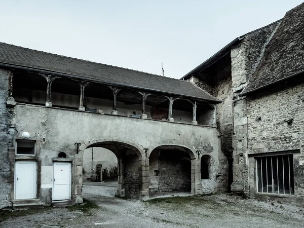 Stare Ulice Średniowieczne Zamki Małym Burgundzkim Miasteczku Francja — Zdjęcie stockowe