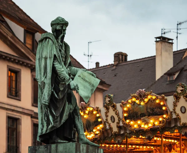 Gloeilampen Klassieke Franse Carrousel Plein Van Gutenberg Straatsburg Goedenavond Frankrijk — Stockfoto