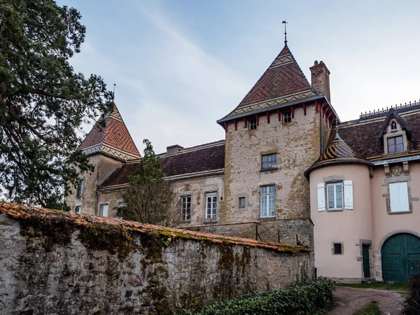 Străzi Vechi Castele Medievale Ale Unui Mic Oraș Din Burgundia Imagine de stoc
