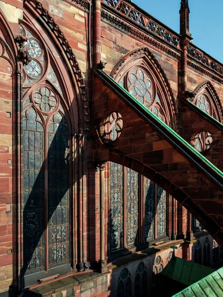 Uzun Katedralin Buttresses Diğer Gotik Unsurları Strasbourg Fransa — Stok fotoğraf