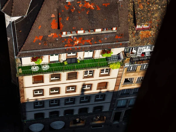 Αεροφωτογραφία Της Πόλης Του Στρασβούργου Ηλιόλουστη Μέρα Κόκκινες Κεραμοσκεπές Σπίτια — Φωτογραφία Αρχείου