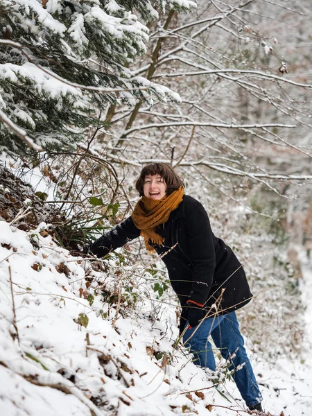 Young Girl Snowy Forest Plays Fresh Snow Snow Falls Trees — Stock Photo, Image