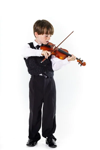 Menino pré-escolar de cabelos vermelhos com violino — Fotografia de Stock