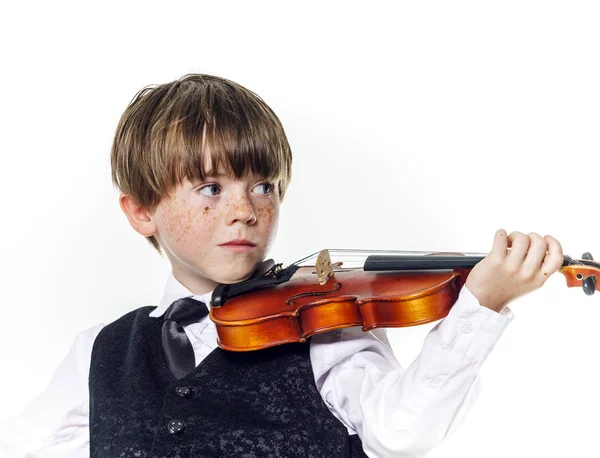 Menino pré-escolar de cabelos vermelhos com violino — Fotografia de Stock