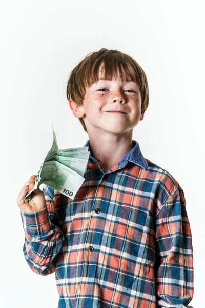 お金で幸せな赤い髪の少年 — ストック写真