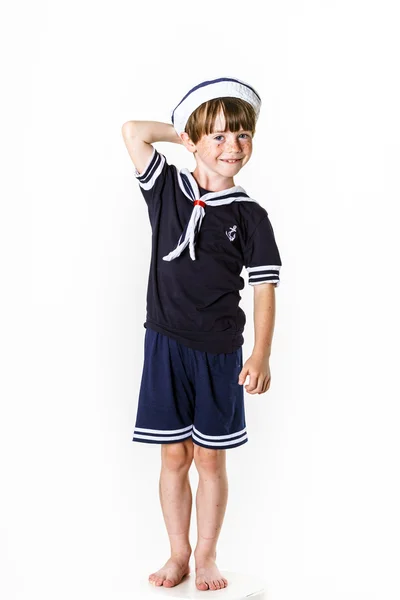 Sevimli küçük çocuk denizci takım elbise giymiş. — Stok fotoğraf