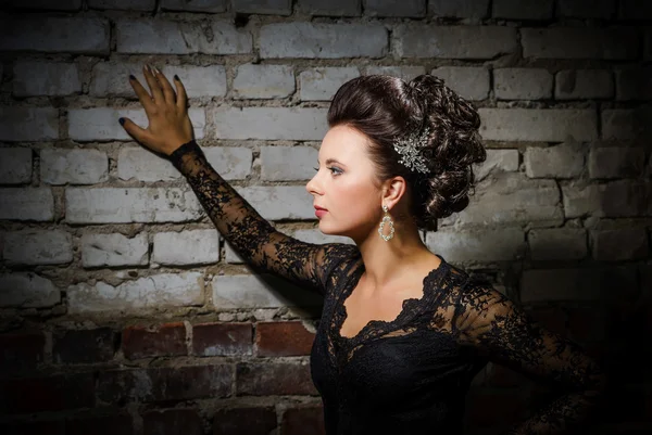 Beautiful bride with fashion wedding hair-style — Stock Photo, Image