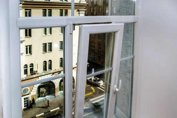 PVC window in renovated flat — Stock Photo, Image