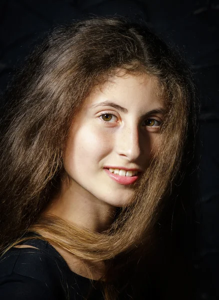 Ładny ormiańska dziewczyna pozowanie Studio — Zdjęcie stockowe