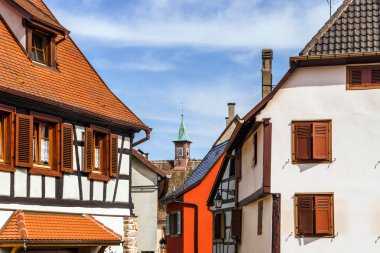 Alsace geleneksel yarı ahşap evleri