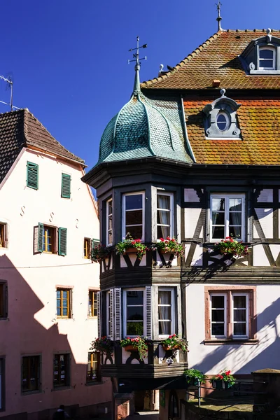 Alsace geleneksel yarı ahşap evleri — Stok fotoğraf