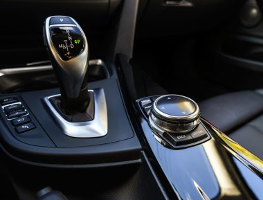 Lüks araba otomatik vites kolu