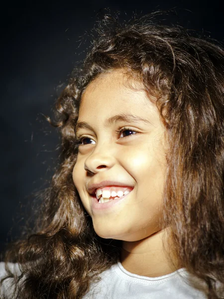 Roztomilý malý Afričan-americká dívka portrét — Stock fotografie
