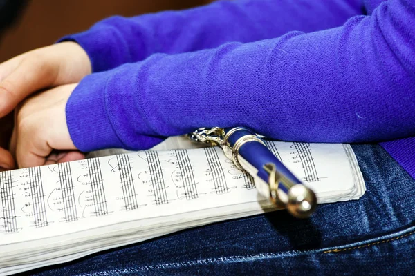 School girl with transversal flute — Stock Photo, Image