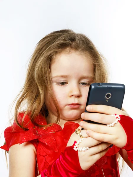 Schattige kleine ballerina gekleed in het rood het nemen van een foto selfie — Stockfoto