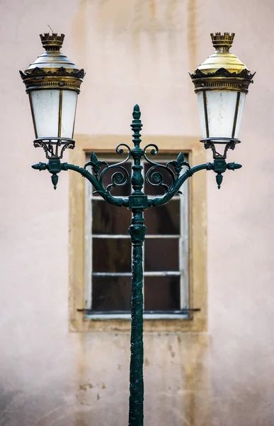 Farola de estilo retro en Rosheim, Alsacia — Foto de Stock