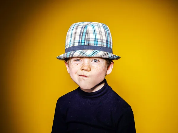 Red-haired expressive preschooler boy close-up emotional portrai — Stock Photo, Image