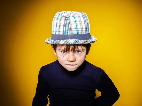 Red-haired expressive preschooler boy close-up emotional portrai — Stock Photo, Image