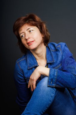 Genç kadın stüdyo portre portre