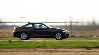 Güçlü araba yarış yol. Hareket yakalama.