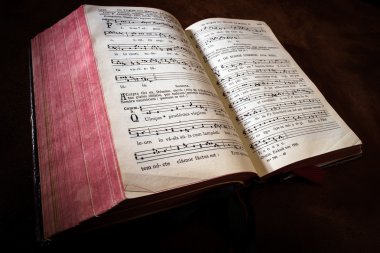 Vintage Mezmurlar kitabı ile koro şarkı notları 