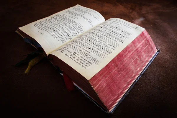 Vintage-Psalmbuch mit Chorgesang-Noten — Stockfoto