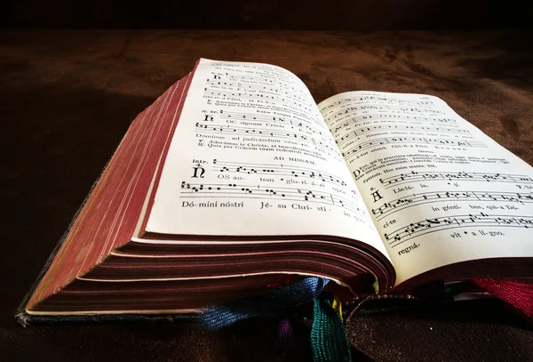 Vintage-Psalmbuch mit Chorgesang-Noten — Stockfoto