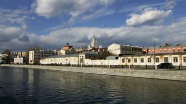 Moskova geniş hızlandırılmış 4k panorama, fırtınalı hava, hareketli bulutlar