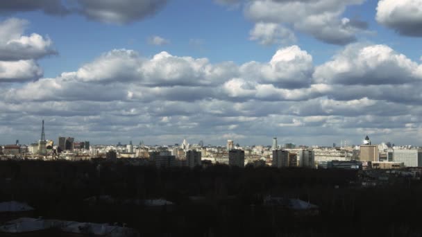 Moskou luchtfoto breed time-lapse 4k panorama, stormachtige weer, wolken verplaatsen — Stockvideo