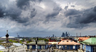 Moskova şehir hava panorama adlı fırtınalı hava