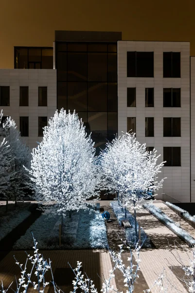 Bâtiments de style moderne dans le centre de Moscou, vue infrarouge — Photo