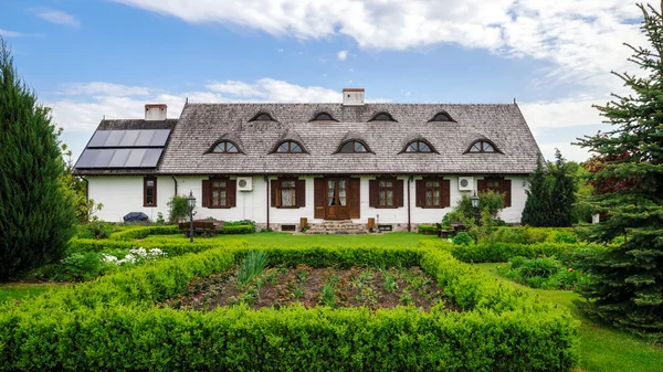 Typiska alsacien house i liten by, Bas-Rhin — Stockfoto