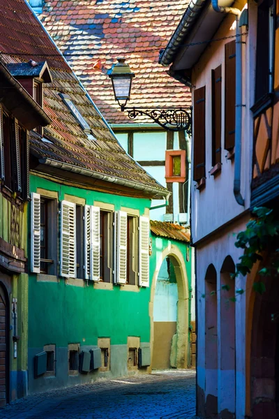 Maison typique d'alsacien dans petit village, Bas-Rhin — Photo