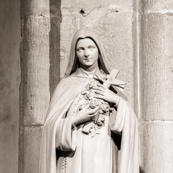 Majestoso interior da Abadia-igreja de São Pedro e São Paulo — Fotografia de Stock