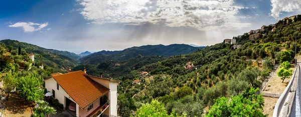 Schöner panoramablick auf die italienischen berge, tourismuskonzept — Stockfoto