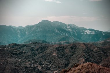 Siluet dağlar görünümünün Sunset'teki, İtalya.