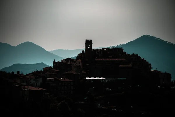 Silhouet van bergen uitzicht op de zonsondergang, Italië. — Stockfoto