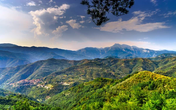 Silhouette of mountains view on sunset, Italy. — Stock Photo, Image