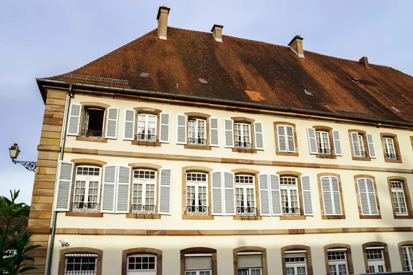 Altes elsässisches Dorf street view — Stockfoto