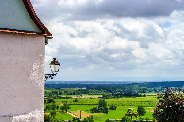 Starý francouzský vesnice ulice pohled — Stock fotografie