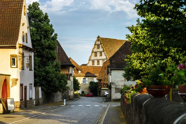 Vecchio villaggio alsacien vista strada — Foto Stock