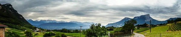 Широкоугольный панорамный вид, оригинальная природа, Альпы — стоковое фото