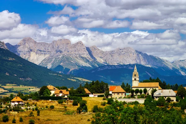 Prachtige bergen in Franse Alpen — Stockfoto