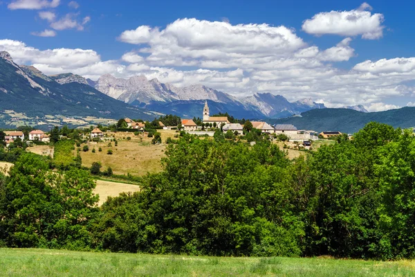 Hermosas montañas en los Alpes franceses — Foto de Stock