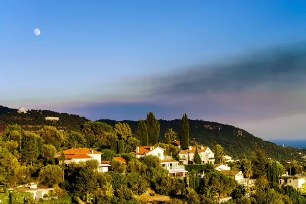 Modern villas in Nice view, sunset, summer — Stock Photo, Image