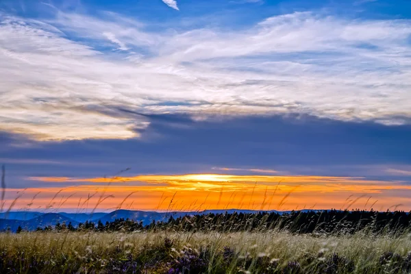Wunderschöner Blick auf den Sonnenuntergang, Elsass — Stockfoto