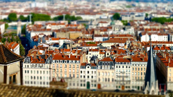 Widok na ptaka w locie miasto Lyon w tilt-shift — Zdjęcie stockowe